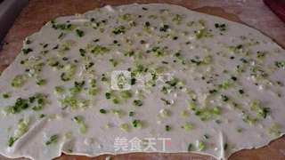 最好吃的手抓饼【千层葱花饼】其实很简单 的做法步骤：4