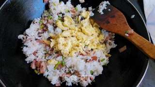 蒜薹培根炒饭的做法步骤:7