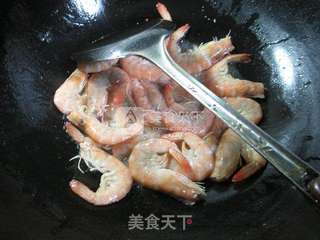 毛豆炒鲜虾 的做法步骤：5