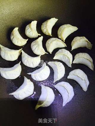 冰花煎饺的做法步骤:25