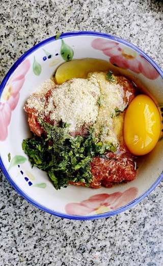 牛肉蔬菜汉堡的做法步骤：2