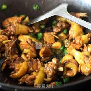 黄焖鸡,鸡中的战斗机的做法步骤:7