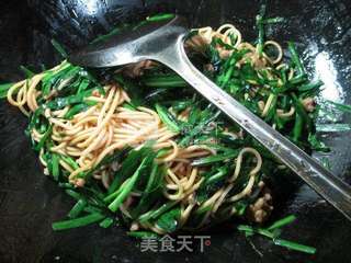 肉末韭菜炒面 的做法步骤：8