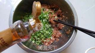皮糯麦香的烫面蒸饺的做法步骤:4