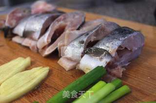 香煎鳟鱼的做法步骤:2