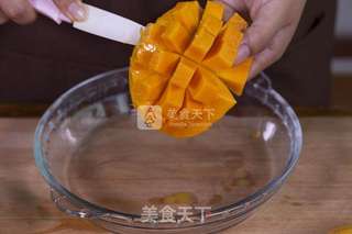 芒果奶昔的做法步骤:2