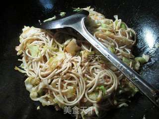 肉末圆白菜炒面 的做法步骤：6