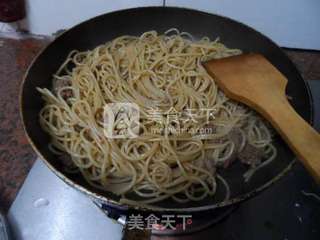 XO酱炒意粉的做法步骤:6