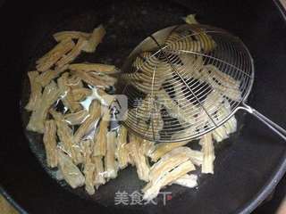 无油烟厨房-腐竹拌木耳的做法步骤:2
