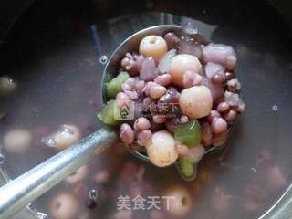 红豆莲子芋圆糖水的做法步骤:4