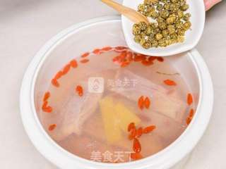 枸杞菊花煲排骨的做法步骤:5