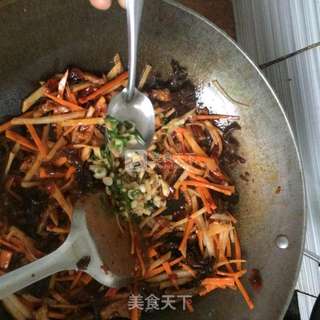 鱼香肉丝的做法步骤:7