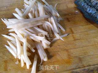 【油泼藿香凉拌鱼】的做法步骤:3