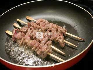 #香煎牛肉串 的做法图解6