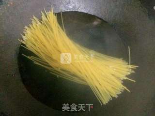 意大利面的做法步骤:2