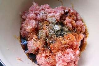 四季豆猪肉馅水饺的做法步骤：2