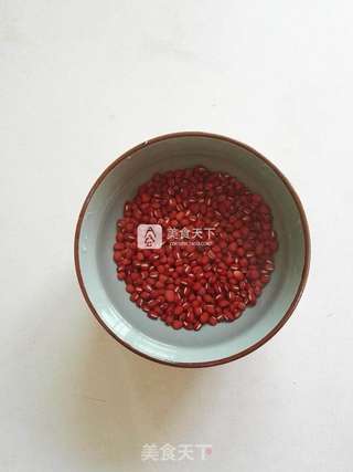 红豆沙牛奶冰棒的做法步骤:2