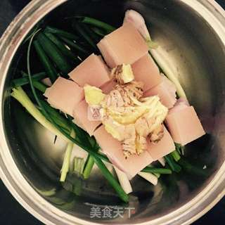 东坡肉的做法步骤:4