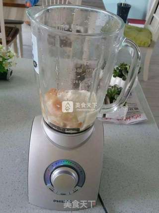 桃味奶昔的做法步骤:4