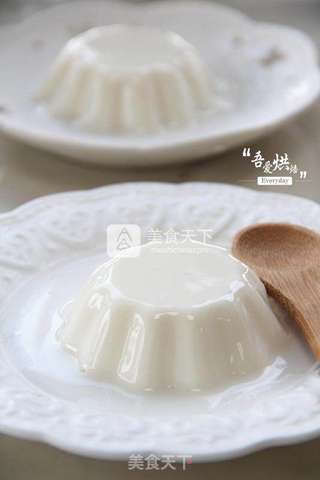冰爽Q弹—牛奶果冻的做法步骤:6