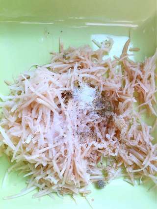 土豆丝饼的做法步骤:2