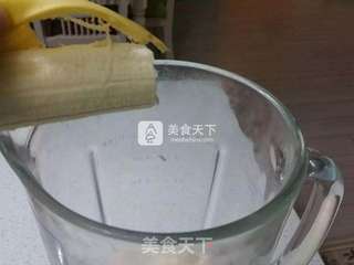 香蕉奶昔的做法步骤:3