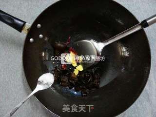 夏季完胜瘦腿瘦臀的妙招之经典素食牛肉酱烧豆腐的做法步骤:3