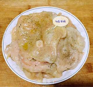 香酥炸鸡排的做法步骤:3
