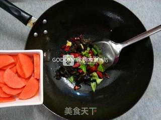 夏季完胜瘦腿瘦臀的妙招之经典素食牛肉酱烧豆腐的做法步骤:4