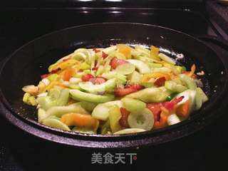 猪颈肉炒双瓜的做法步骤:5