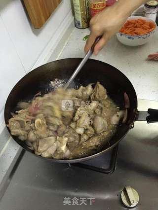 新疆羊肉抓饭的做法步骤:7