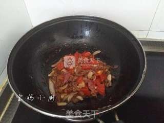  牛肉牛排酱炒意面的做法步骤：8