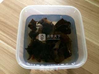 菠菜香菇鸡汤米粉的做法步骤：6