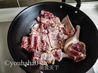 砂锅酱烧鸭的做法步骤:2