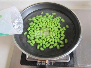 鸭血毛豆的做法步骤：1
