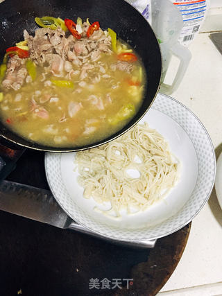 酸汤肥牛的做法步骤：7