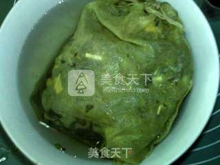 益母草煲鸡蛋的做法步骤:2