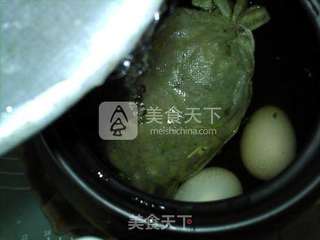 益母草煲鸡蛋的做法步骤:4