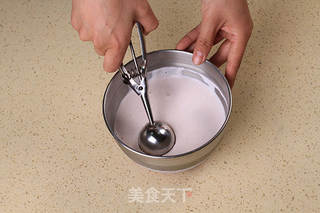 草莓冰淇淋的做法步骤:10