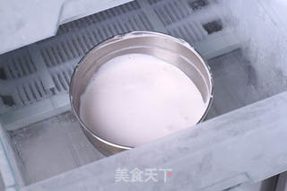 草莓冰淇淋的做法步骤:9