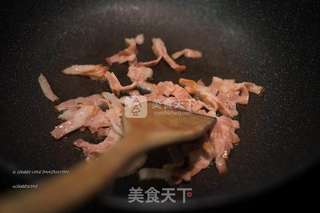 鲜蘑奶油酱全麦无麸通心面的做法步骤:3
