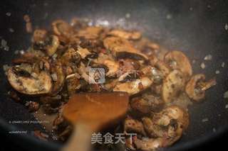 鲜蘑奶油酱全麦无麸通心面的做法步骤:9