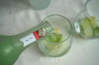 姜瓜清饮鸡尾酒的做法步骤:2