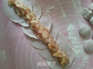 紫薯玫瑰花抱蛋煎饺的做法步骤:11