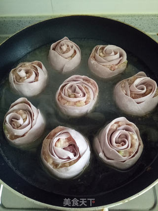 紫薯玫瑰花抱蛋煎饺的做法步骤:17
