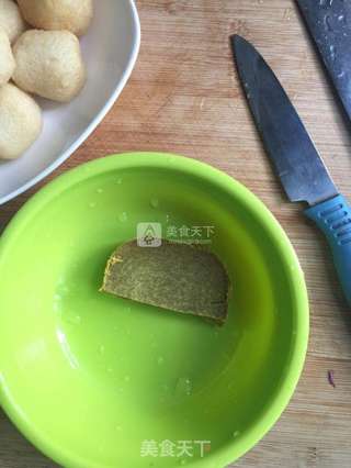 快手小吃--咖喱鱼蛋的做法步骤:2