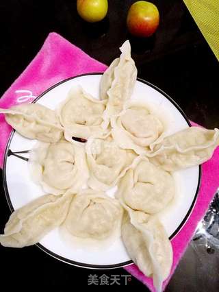 芹菜猪肉馅元宝柳叶水饺的做法步骤:15
