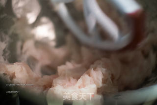 上汤手打鱼肉塞面筋的做法步骤:3