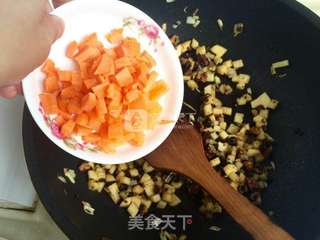 香菇土豆什锦蛋炒饭的做法步骤:12