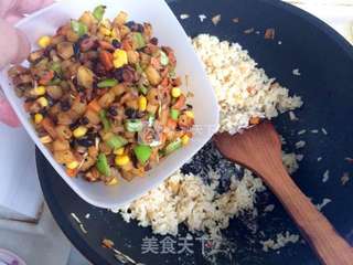 香菇土豆什锦蛋炒饭的做法步骤:17